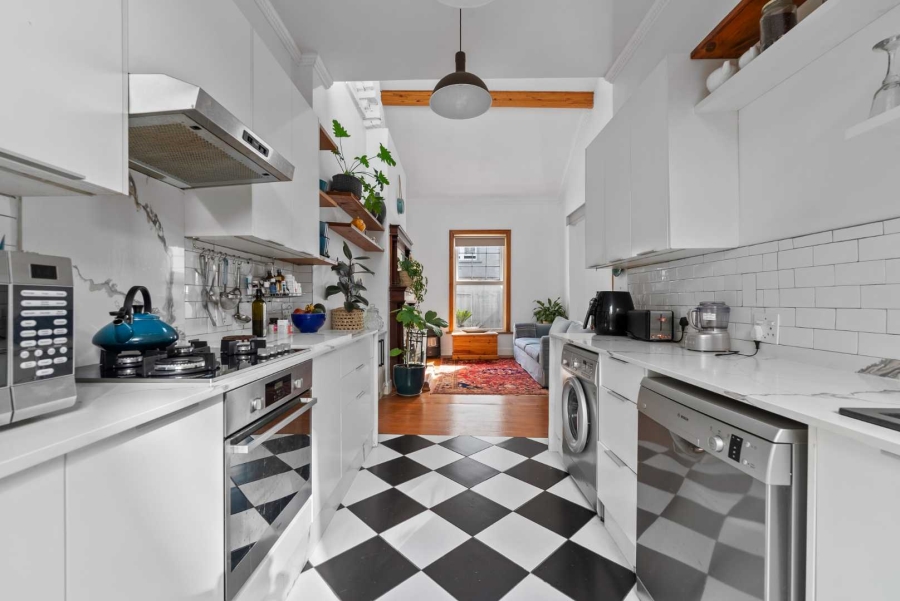 To Let 2 Bedroom Property for Rent in Green Point Western Cape